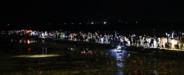 무창포 신비의바닷길 축제 횃불 체험 (4).jpg