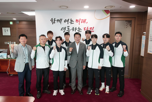 (사진7)배드민턴단 실업팀 출전보고1.JPG