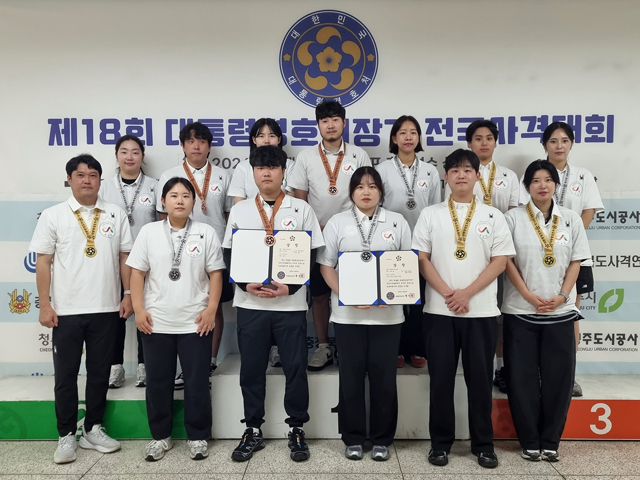 5. 서산시청 사격팀이 지난 9월 24일부터 30일까지 열린 제18회 대통령경호처장기 전국사격대회에서 메달 획득을 기념했다..jpg