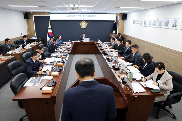 251016 당진시의회 10월 중 의원출무일 집행부서의 설명 장면.jpg