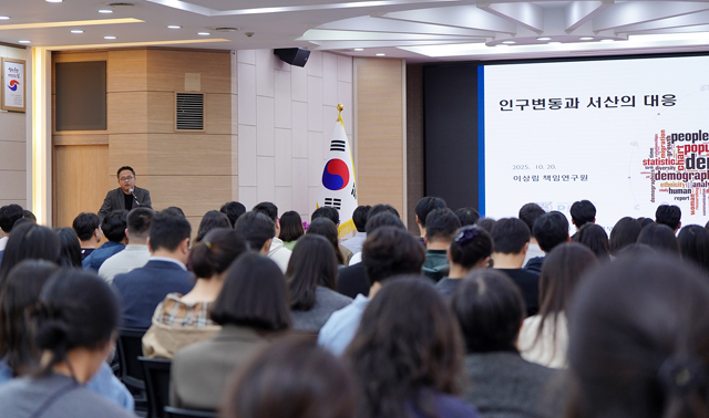 4. 지난 20일 시청 대회의실에서 열린 2025년 공직자 인구교육2.JPG