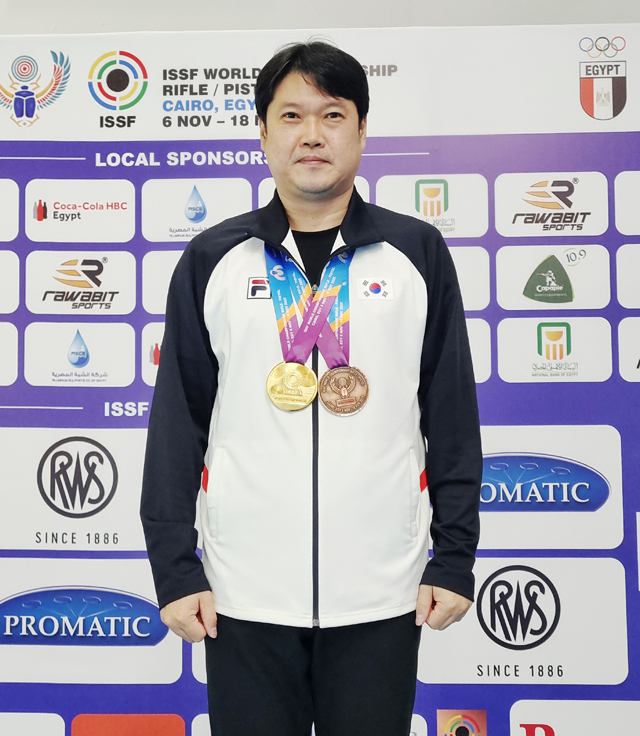 2. 2025 ISSF 카이로 세계사격선수권대회에서 금메달 1개, 동메달 1개를 획득한 소승섭 선수.JPG