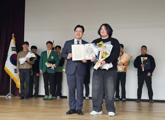(사진3)청년자율방재단 시상1.jpg
