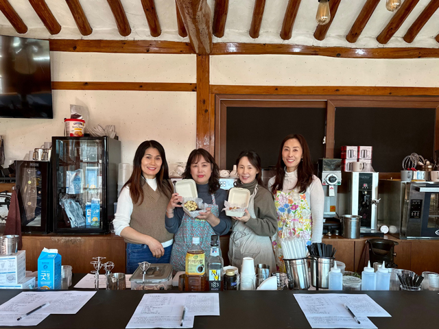 (사진5)신평면 마을카페 시음회 교육수강생.JPG