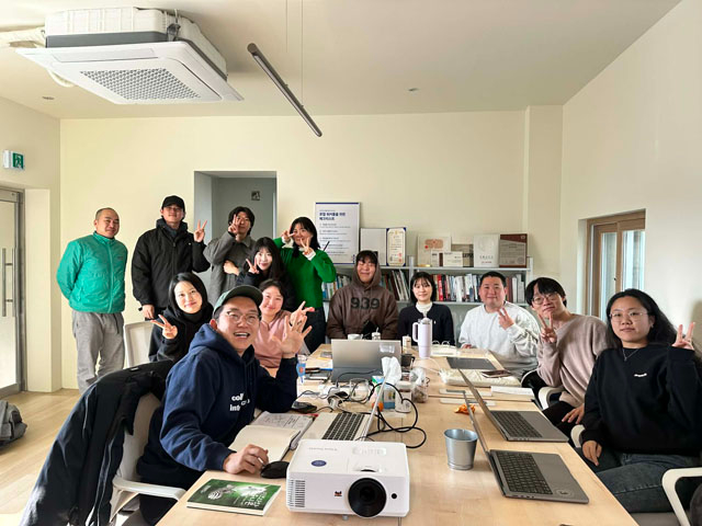 6일 (홍성 청년들, 자발적 로컬 창업 판 키웠다).jpg