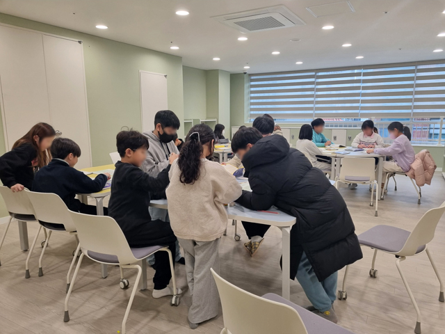 1. 다함께돌봄 해봄센터 운영 모습.jpeg
