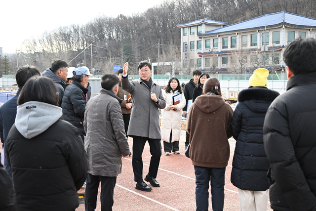 2.안산시, 월피체육문화센터 공사 현장 점검… 주차 면수 2배 더(2).jpg