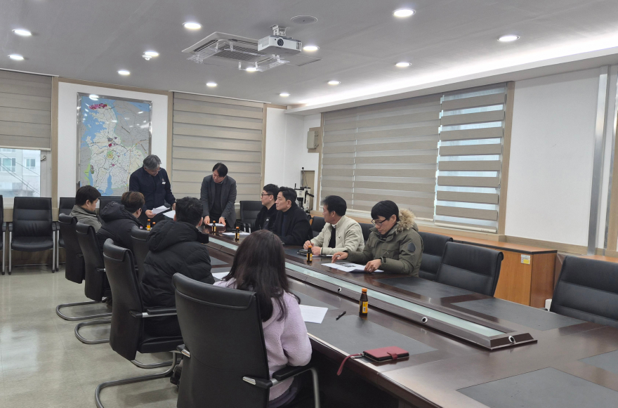 2. 지난 9일 서신시청 제2청사 회의실에서 열린 폐기물재활용업체와 간담회.jpg