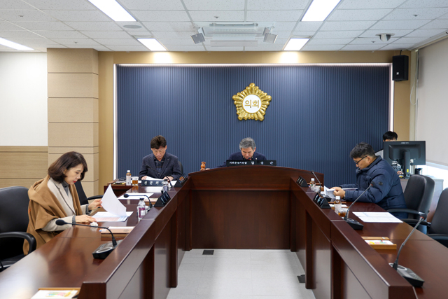 260127 폐회중 의회운영위원회2.jpg