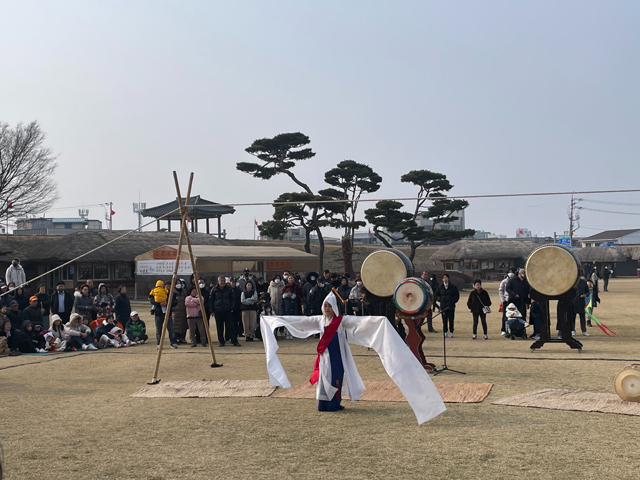 3. 서산해미읍성 설맞이 민속 행사 모습1.jpg
