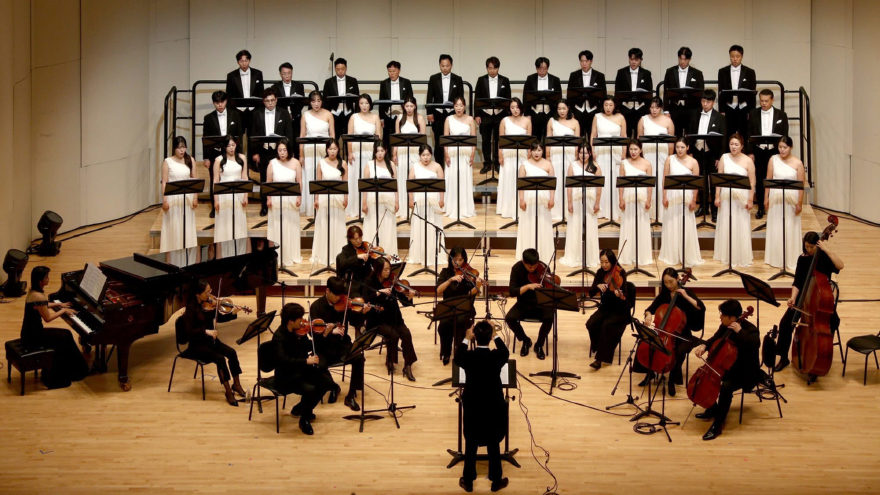 3. 지난해 서산시립합창단 공연 모습1.jpg