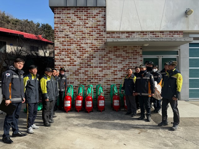 관련사진(유인도서 대형소화기 보급).jpg