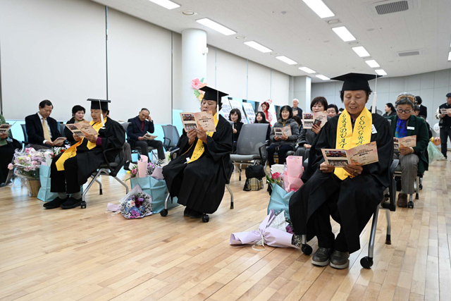 25일 (홍성군, 초등학력 인정 졸업식 개최)2.jpg