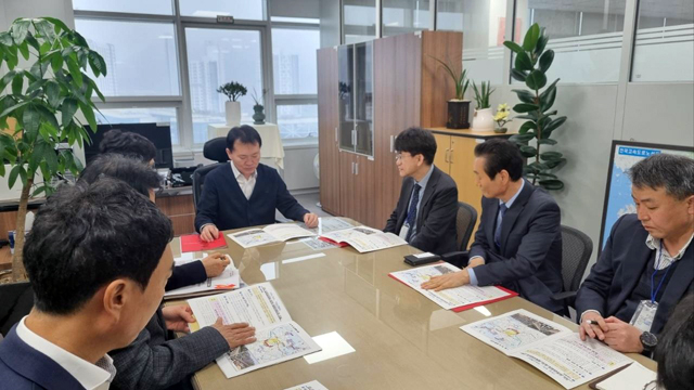 (사진1)기획예산처 방문 현안사업 건의.jpg
