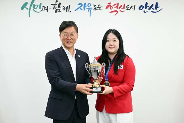 2.안산 청년 김민슬, OMC 헤어월드컵 첫 도전 금메달… 세계 무대 빛냈다(1).jpg
