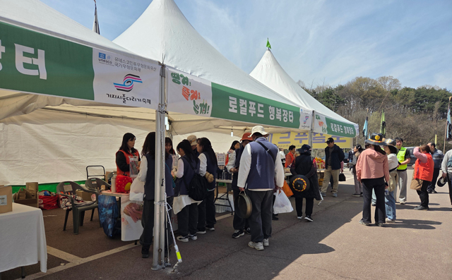 (사진4)6차산업 직거래장터1.jpg