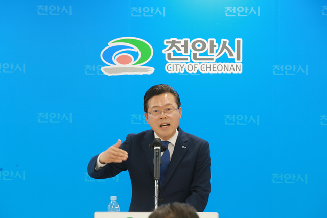 사진-당선기자회견,장기수1.jpg