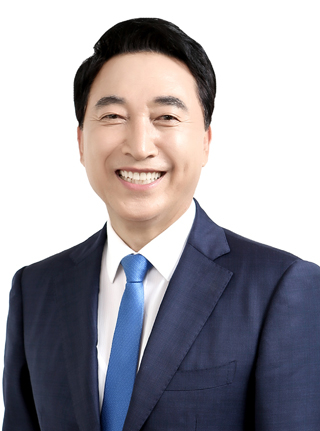 박수현_충남도지사_동정용_사진.jpg