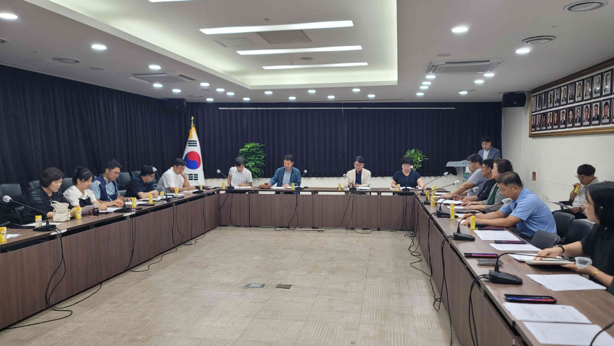 22일(제31회 광천토굴새우젓·광천조미김 대축제, 10월 16일 개막)_광천토굴새우젓·광천조미김 대축제 축제위원회 회의 모습.jpg