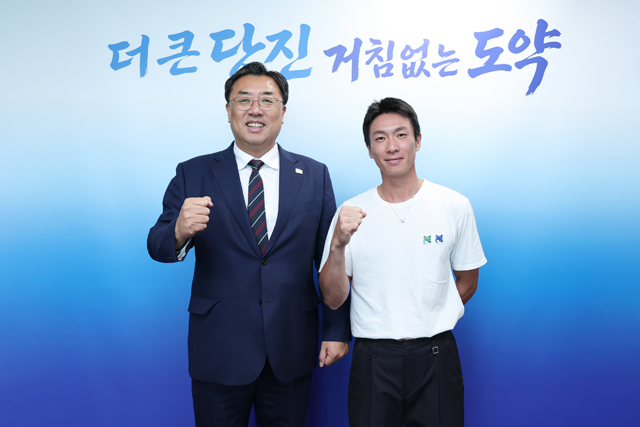 (사진1)김기재 당진시장, 홍성찬 선수.JPG