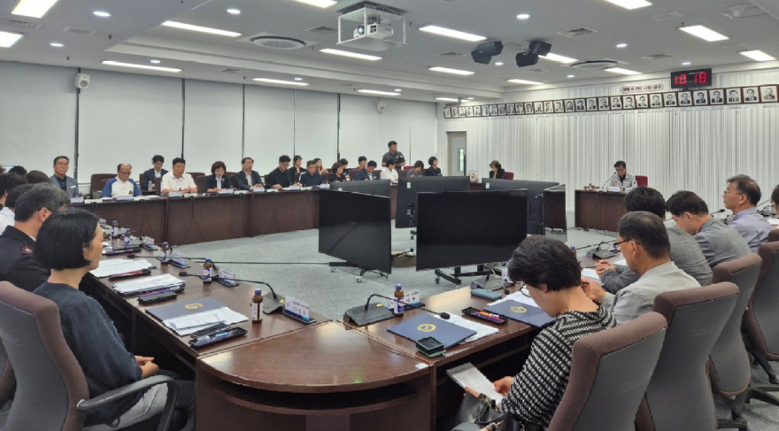 3. 지역사회보장협의체 회의 사진 (1).jpg