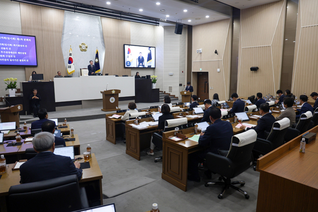 260806 당진시의회 제129회 임시회 제1차 본회의2.jpg