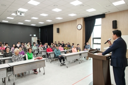 오성환 당진시장, 동부노인대학 특강