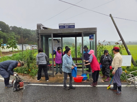 당진3동, 추석맞이 버스승강장 환경정비 활동 실시