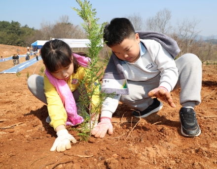 태안군, 군민과 함께 7년 만의 식목행사 개최