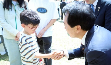 박수현 민주당 충남지사 후보 "아이들의 웃음이 충남의 미래"