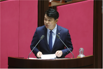 복기왕, "고령운전자 100명 중 반납은 2명뿐"…"실효 없는 자진반납제, 조건부 면허로 바꿔야"