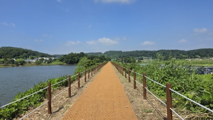 아산시, 물빛 따라 걷는 1.9km 길… 아산 상성저수지 수변산책로 완성