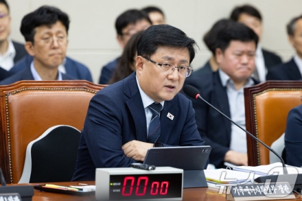 기후장관 "산업용 전기 지역요금제 내주 공개…신가평 변전소 10월 가동"