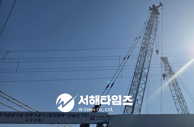 [고발] 345kV 초고압선 아래 아슬아슬한 크레인 작업… HDC현산 현장, 안전 우려 제기에 ‘취재 방해·폐쇄’ 파문