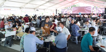 태안군,‘4만 5천 명 홀린 태안 한우의 맛’ 제4회 태안한우 꽃지왔소 축제 5.7억 대박 딛고 더 큰 도약 준비