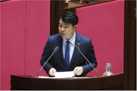 “택시 2대 중 1대 고령자”… 도로 위 ‘백발 운전대’ 과반 돌파