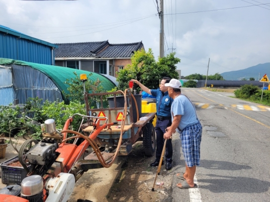 서산경찰서 서부지구대 경운기 교통사고 예방 활동 전개!