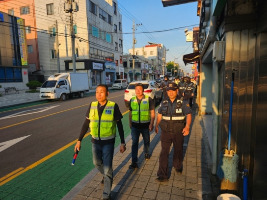 충남경찰청 기동순찰대와 서천경찰서, 자율방범대가 함께하는 야간 합동순찰
