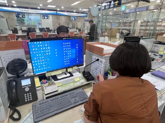 예산군, 민원실 ‘양방향 마이크’ 설치 운영