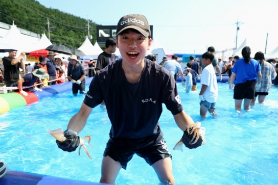 태안군, ‘제1회 신진도 오징어&수산물 축제’ 성료