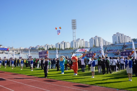 천안시, 시민 모두 하나 된…'2024 천안시민한마음체육대회' 성료