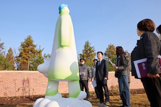 조일교 아산시장 권한대행, ‘신정호 지방정원’ 준공 현장 방문