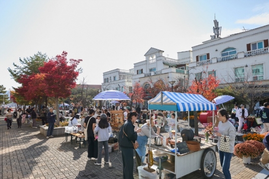 아산시 지중해마을 축제, 차 없는 거리에서 즐긴 이국적인 하루