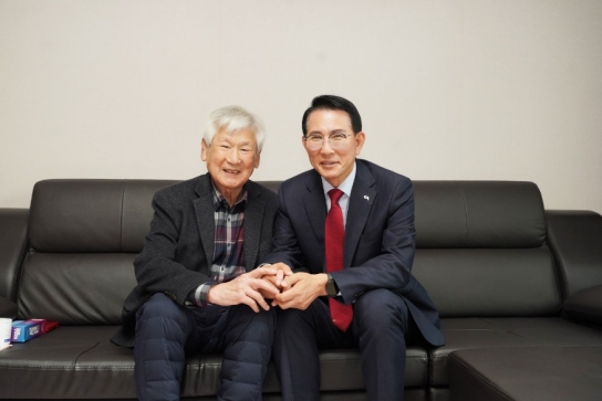 이완섭 서산시장, 제85회 순국선열의 날 맞아 독립유공자 유족 위문
