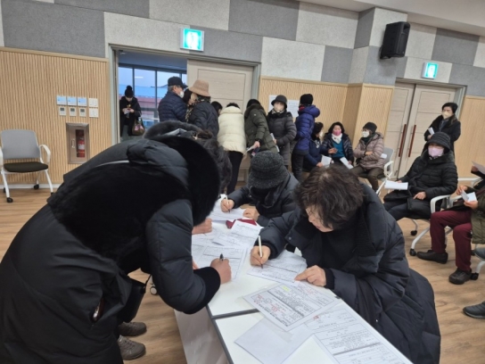 서산시 동문1동 신축 주민자치센터, 수강생 모집 첫날 주민 발길로‘북적’