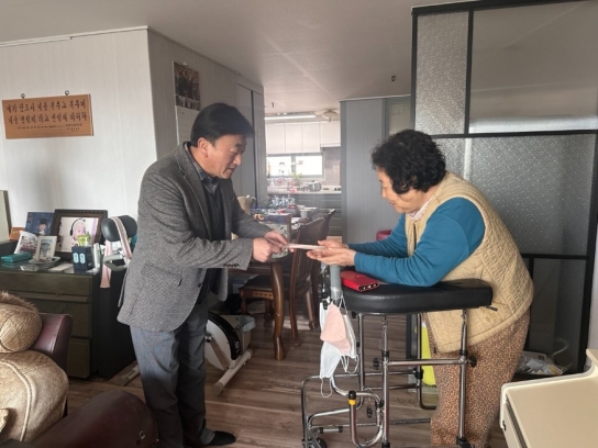 홍성읍, 3·1절 맞아 독립유공자 유족 위문